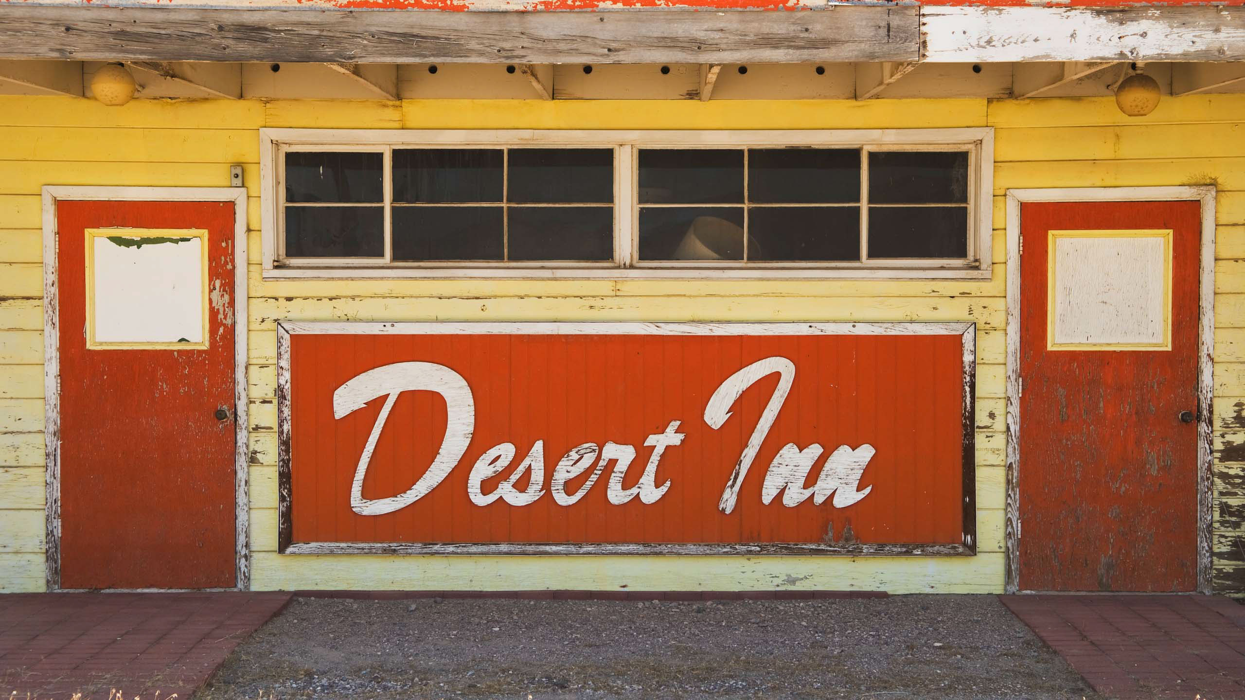 The derelict facade of the Desert Inn Motel in Beatty, Death Valley, Nevada, USA.